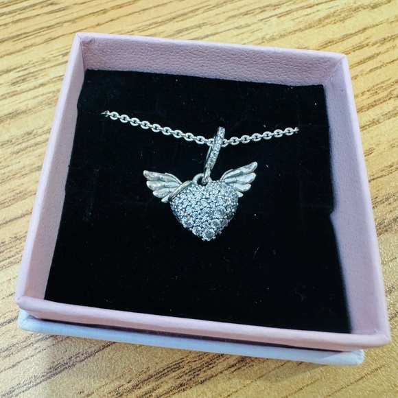 Pandora - Pavé Heart & Angel Wings Necklace - Picture 3 of 3